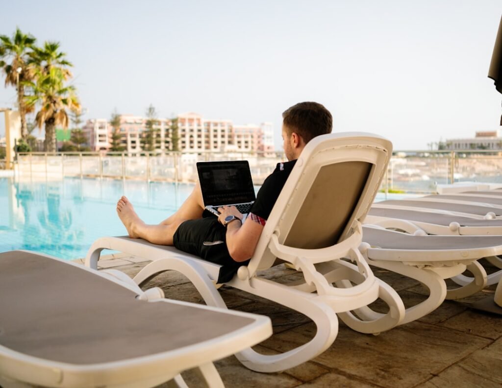 How to become a digital nomad with no experience